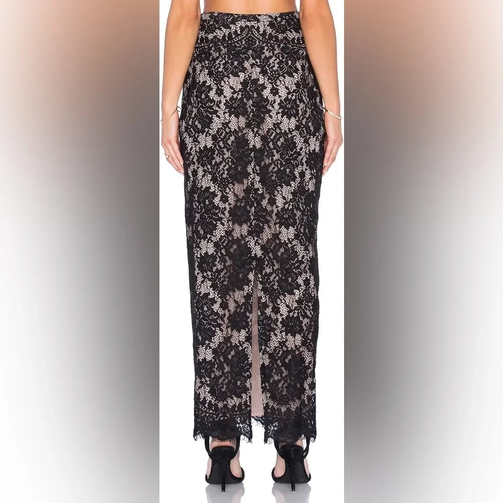 The Jetset Diaries Elegant Black Lace Maxi Skirt - Picture 3 of 8